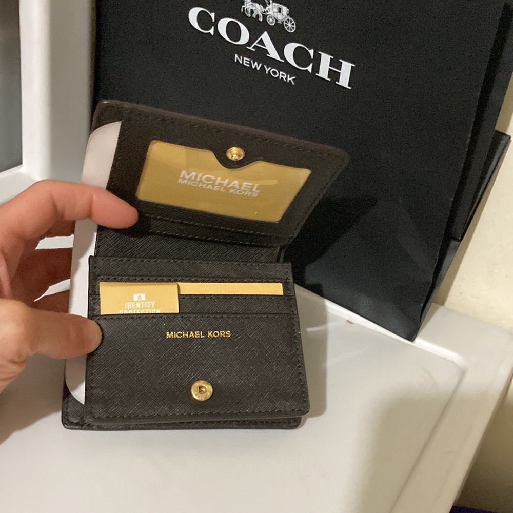 Michael Kors Jet Set Flap card Holder - Picture 3 of 11